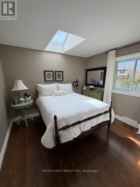 1184 KINGSTON RD ROAD N - 33