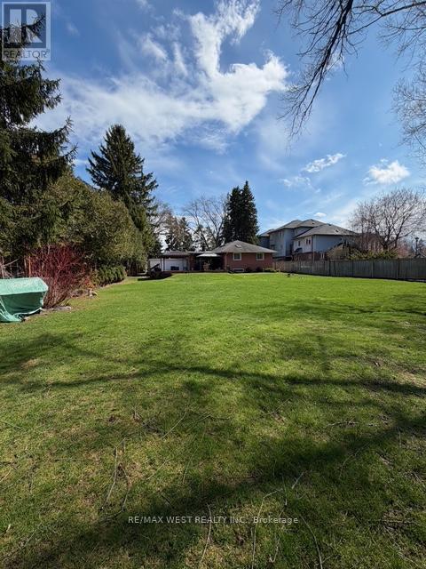 1184 KINGSTON RD ROAD N - 9