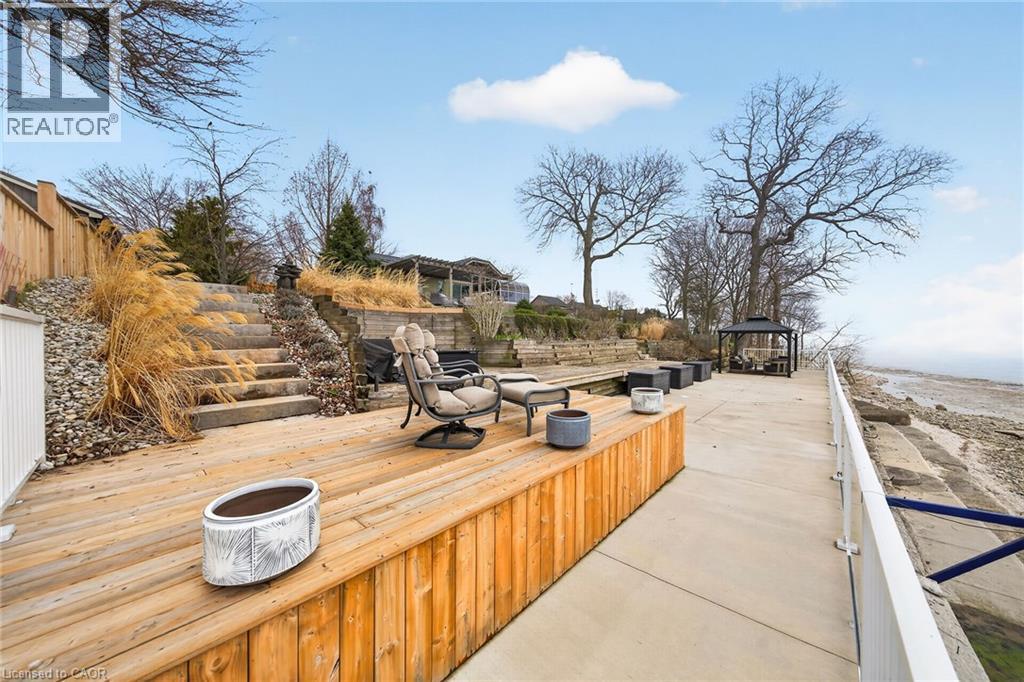108 LAKESIDE Drive - 38