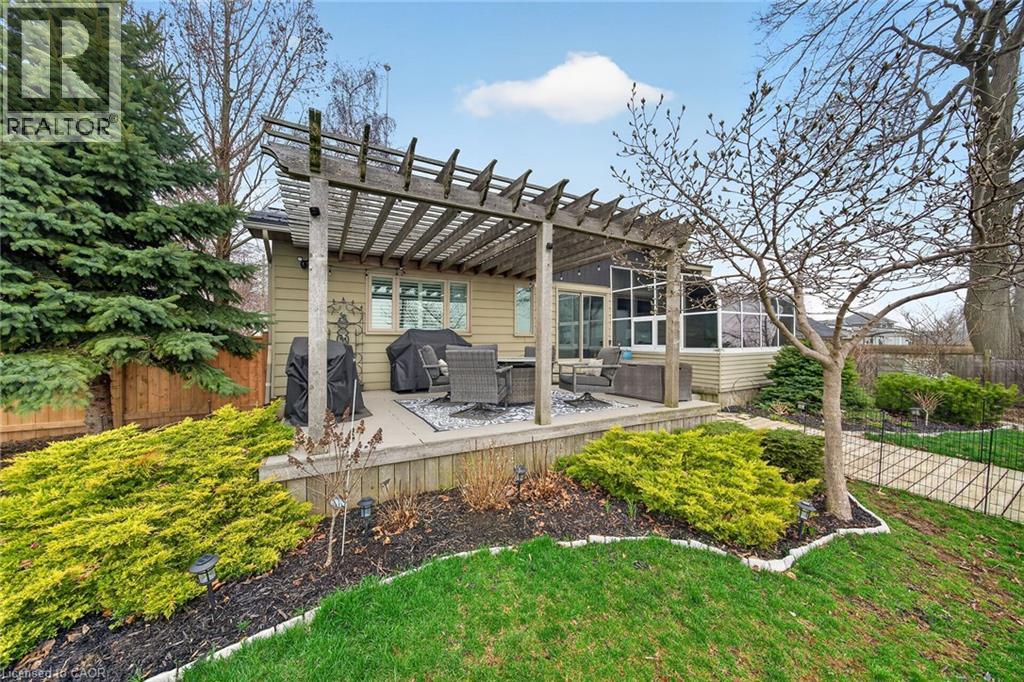 108 LAKESIDE Drive - 32