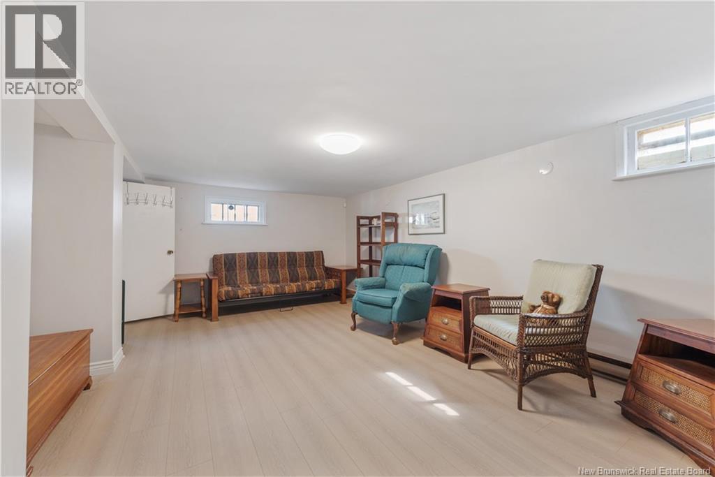 126 Chesswood Drive - 16