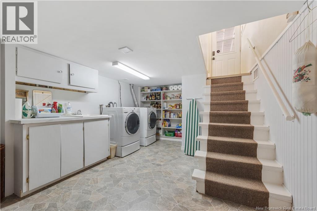126 Chesswood Drive - 18