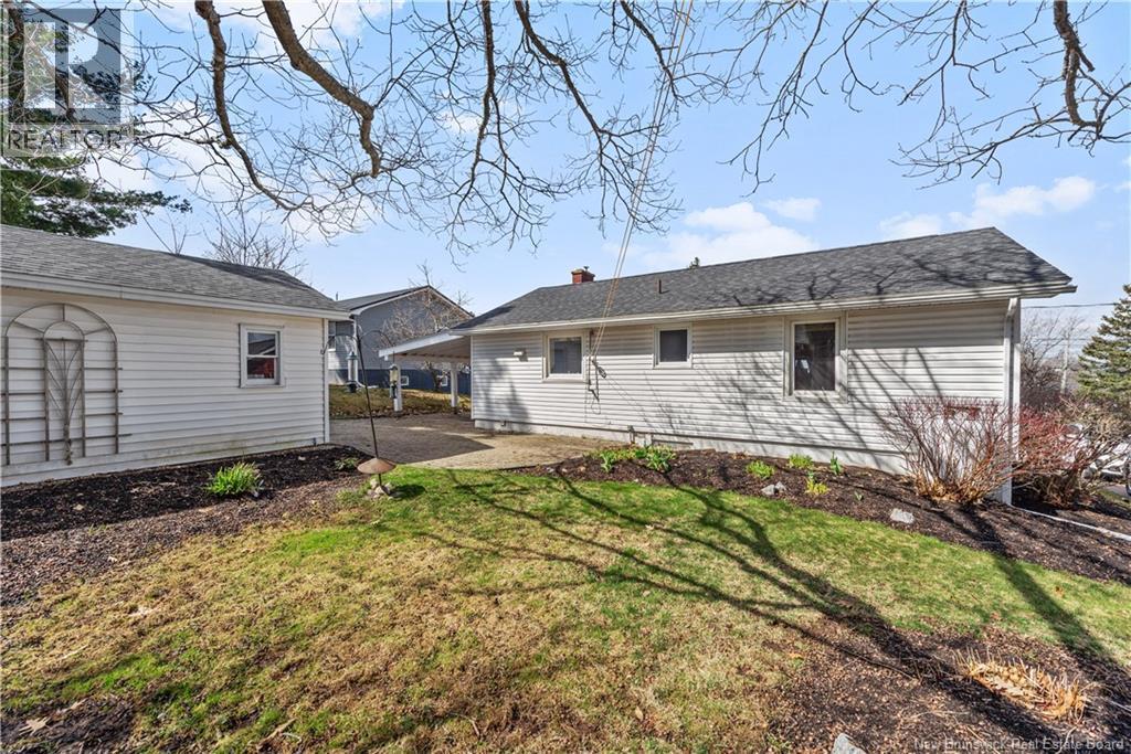 126 Chesswood Drive - 25