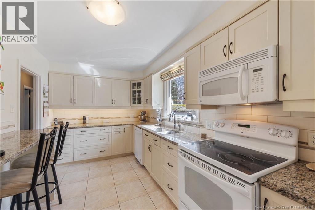 126 Chesswood Drive - 8