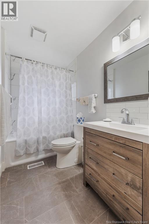 126 Chesswood Drive - 9