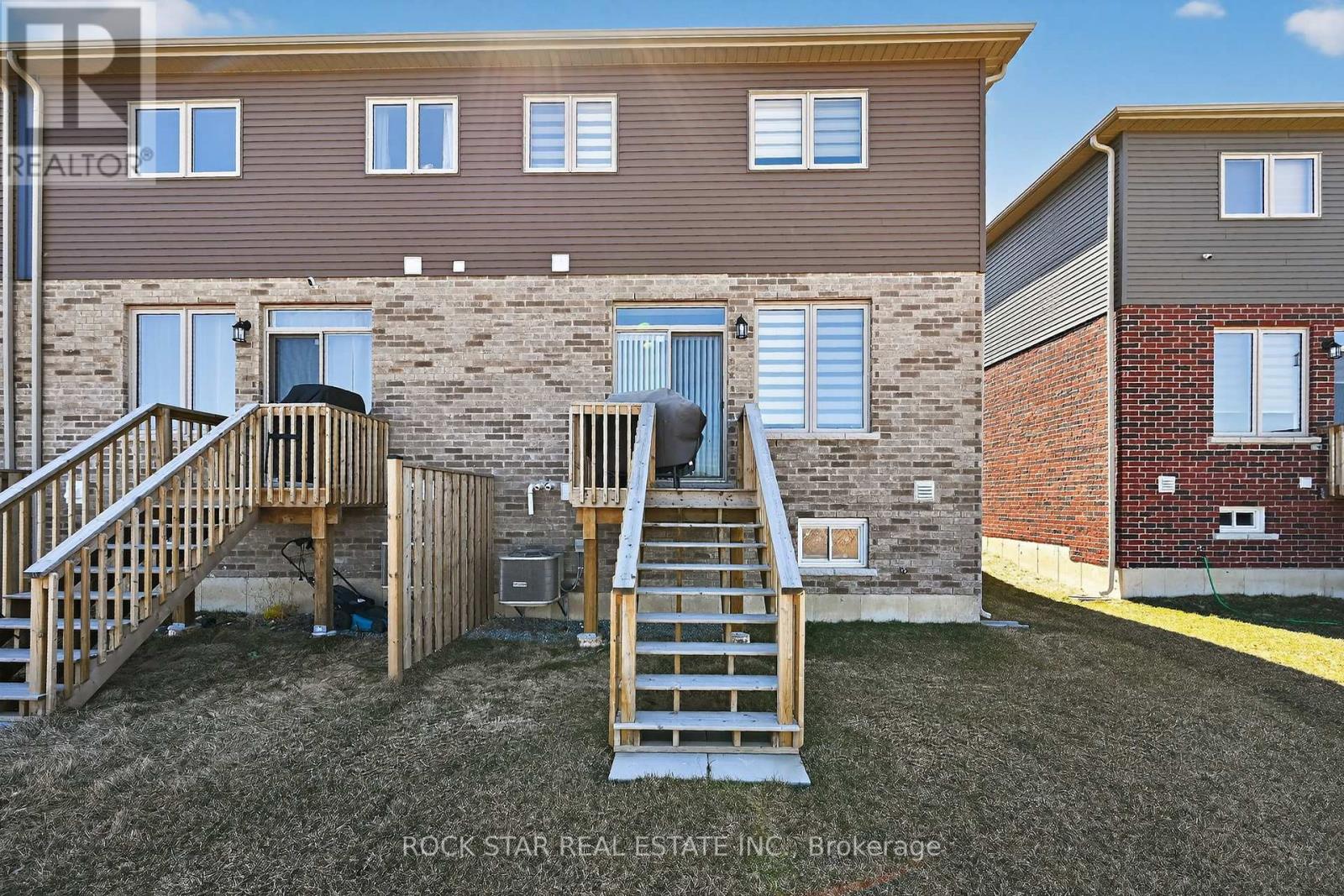 63 LLOYD DAVIES WAY — photo 41