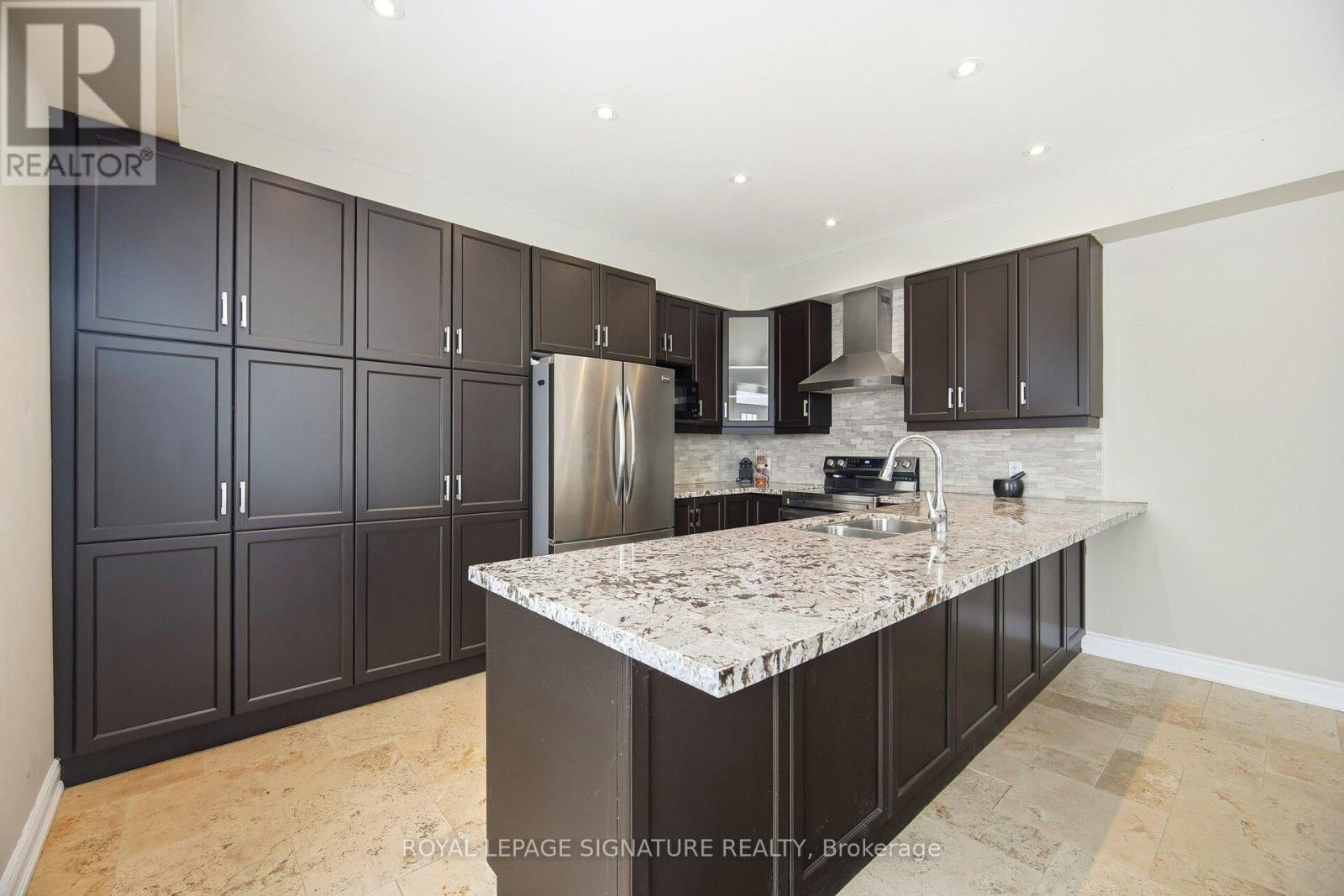 232167 TRAFALGAR ROAD - 18