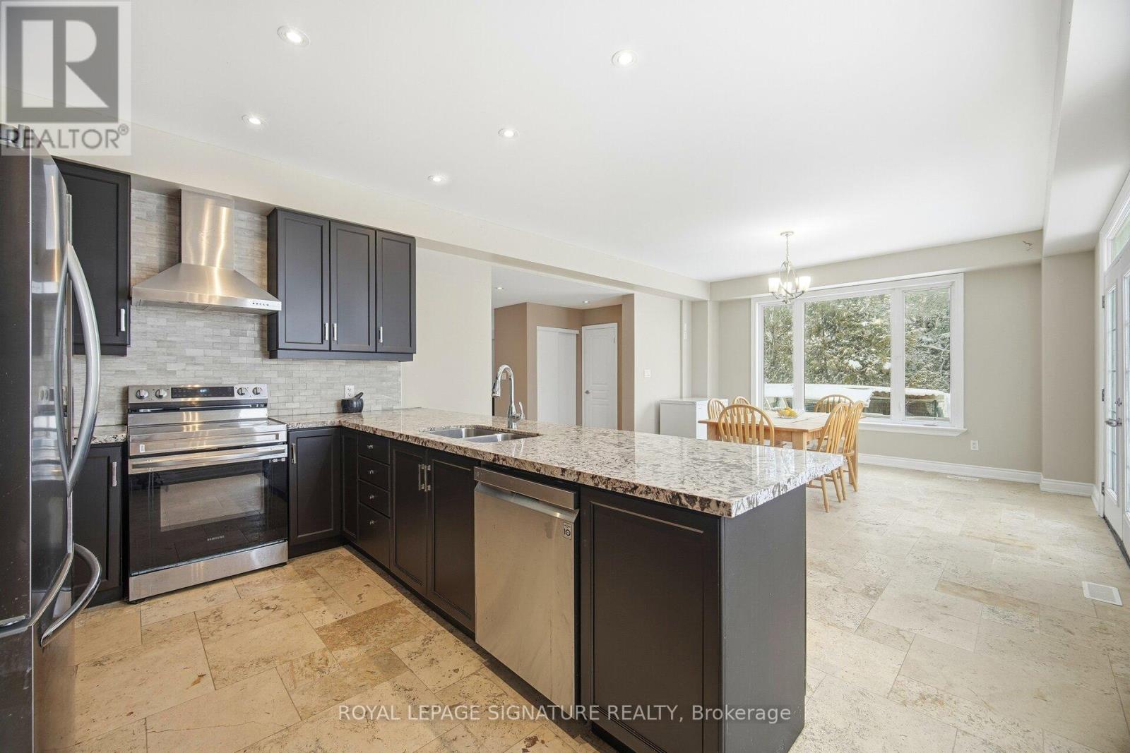 232167 TRAFALGAR ROAD - 21