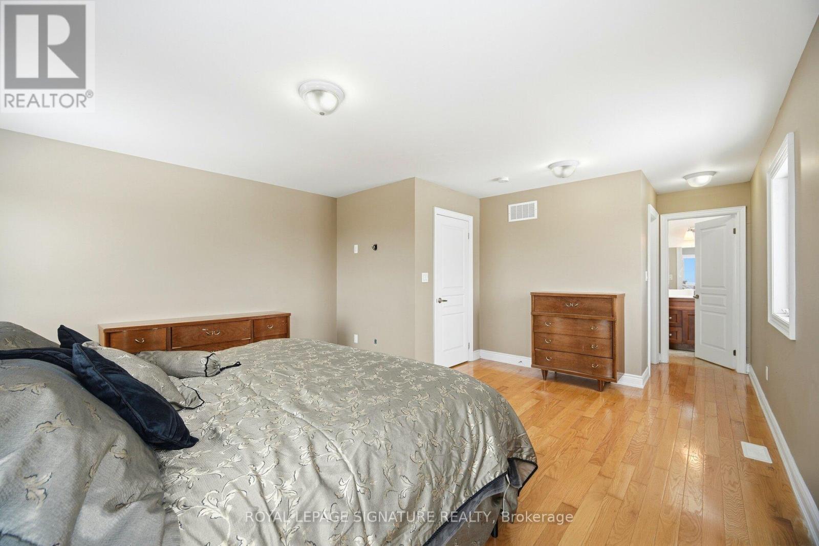 232167 TRAFALGAR ROAD - 29
