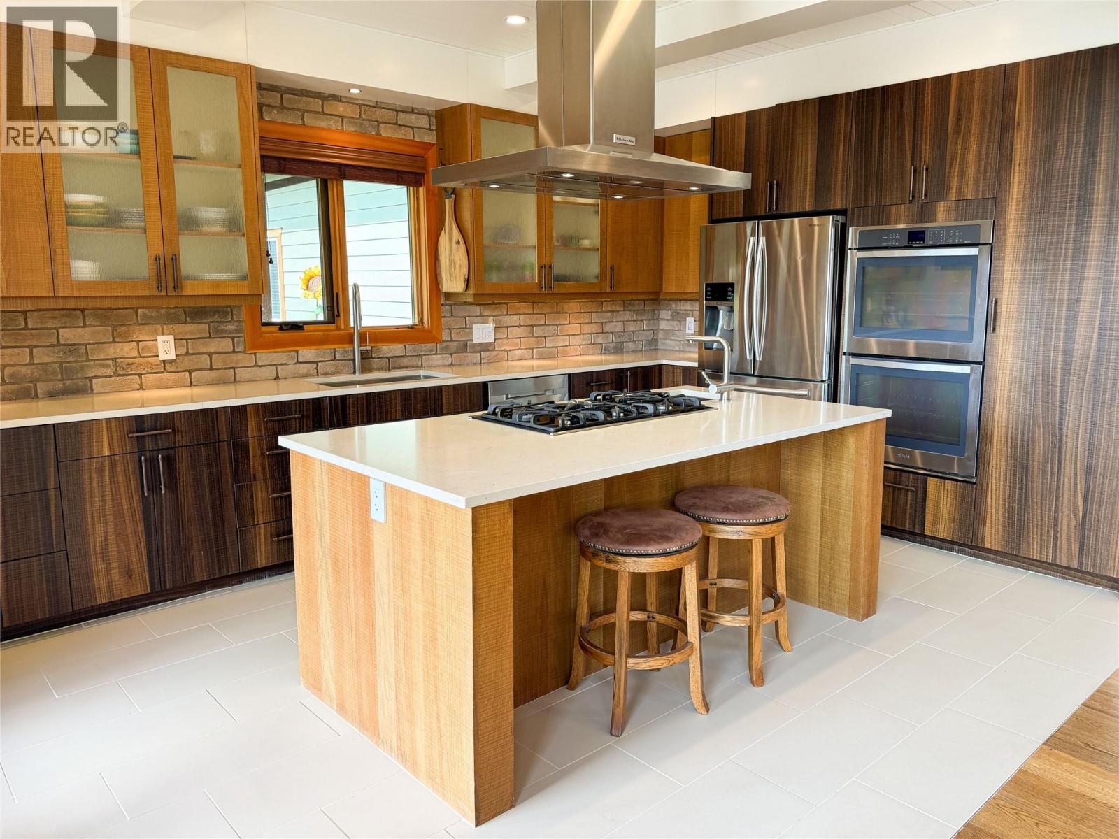 750 395 Highway - 21