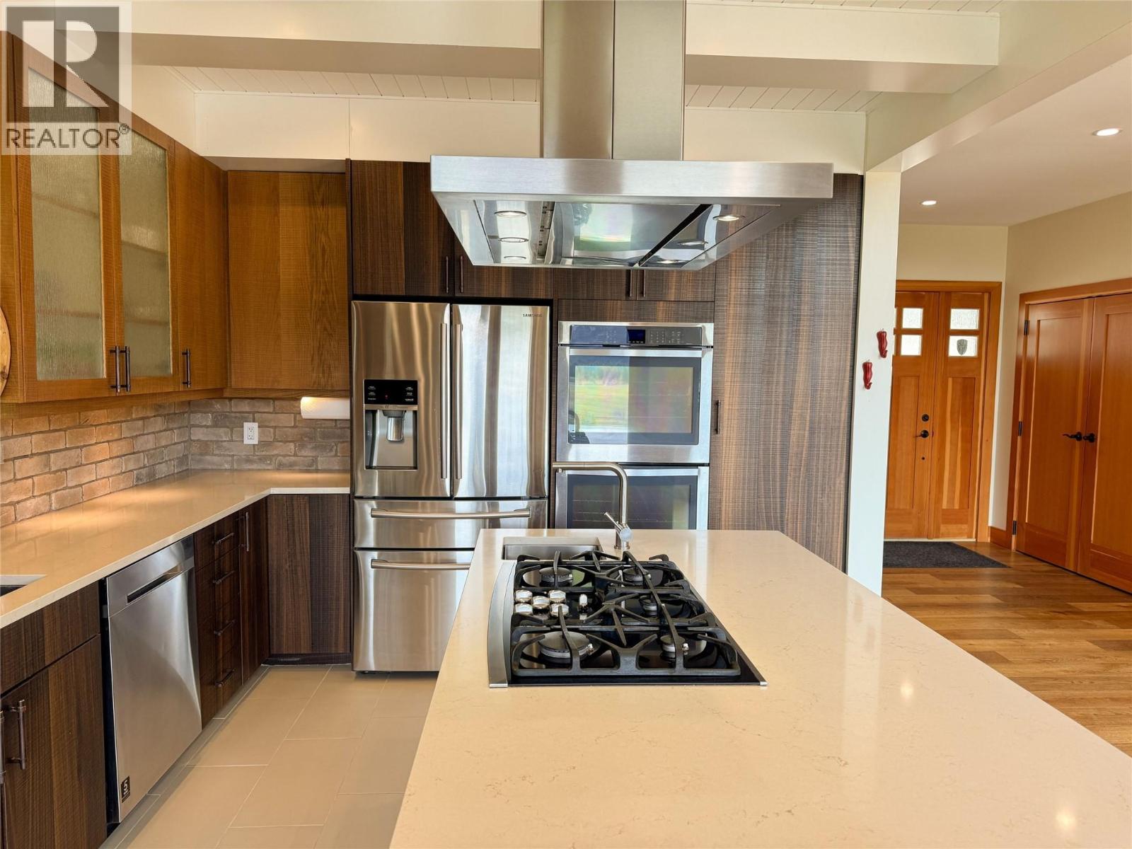 750 395 Highway - 27