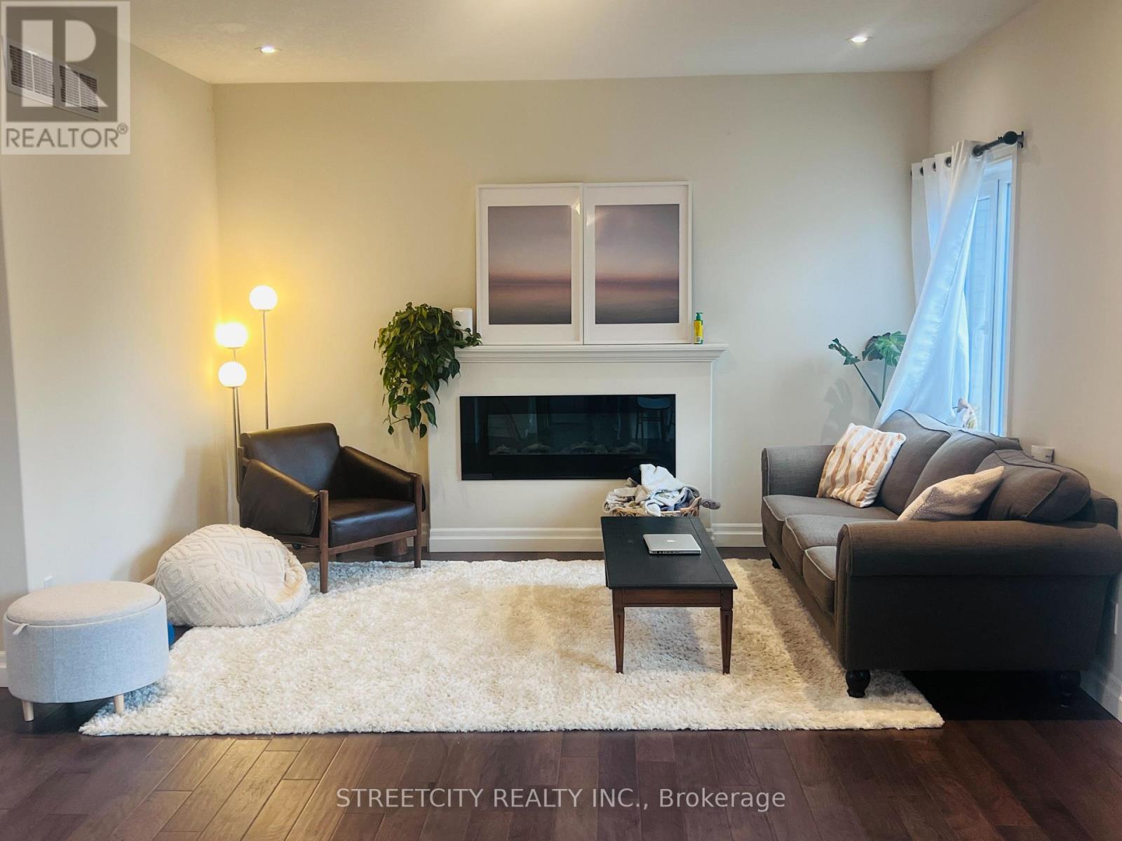 878 ZAIFMAN CIRCLE Property Photo