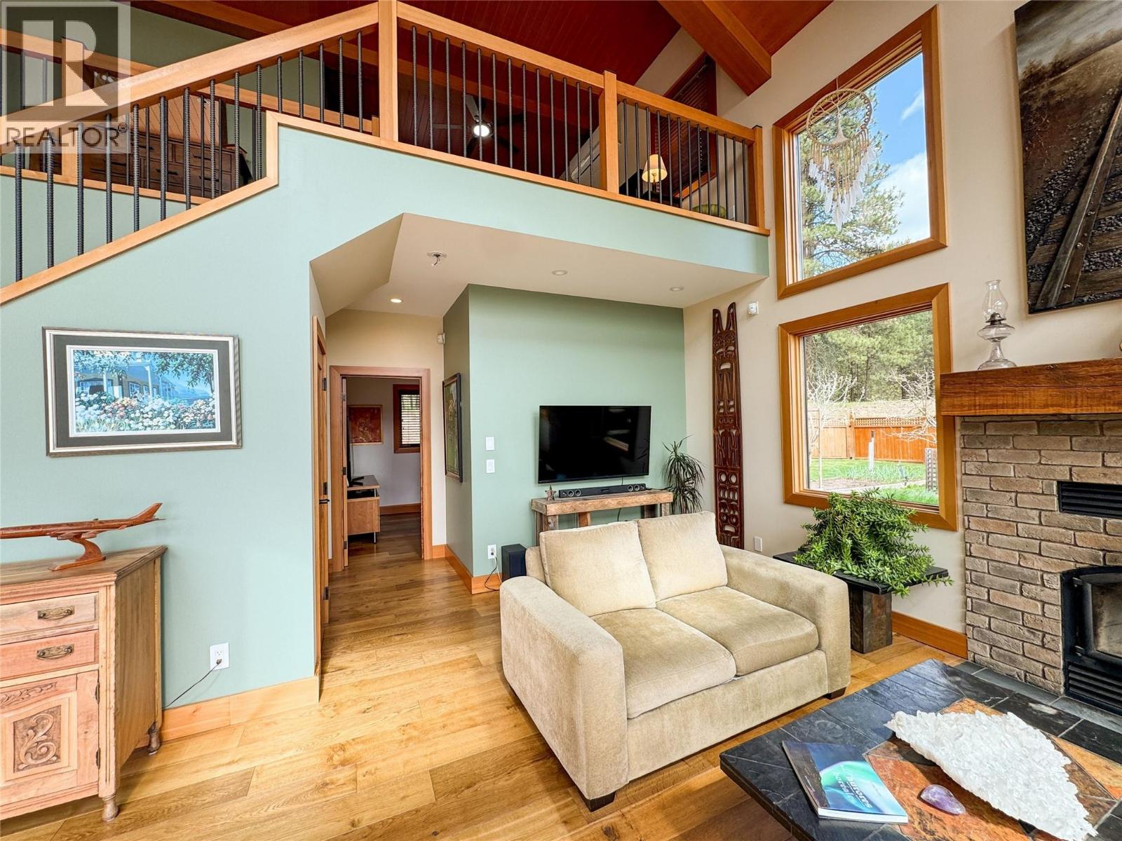 750 395 Highway - 18