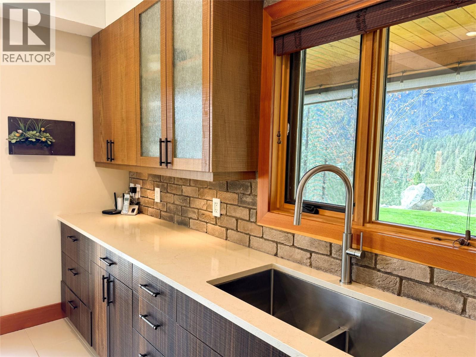 750 395 Highway - 23