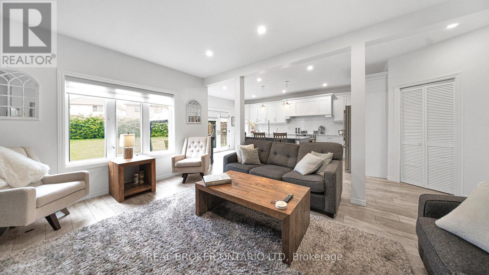 949 BLYTHWOOD ROAD Property Photo