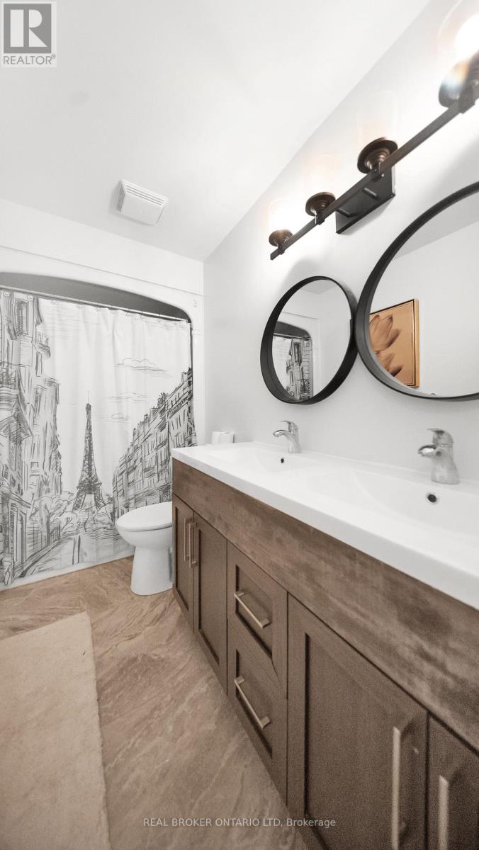 949 BLYTHWOOD ROAD Property Photo