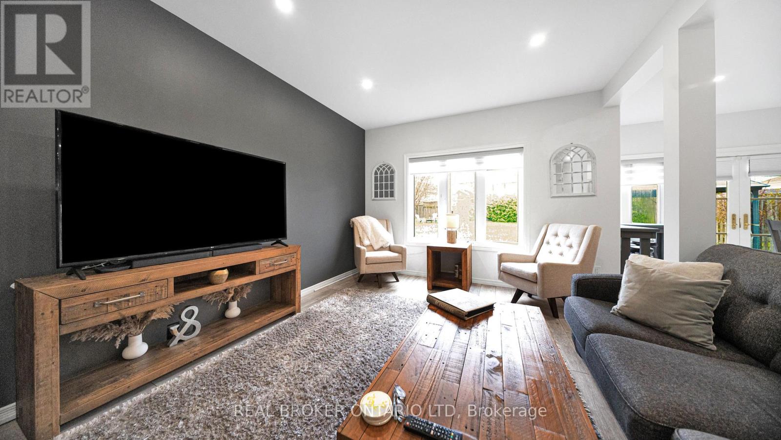 949 BLYTHWOOD ROAD Property Photo