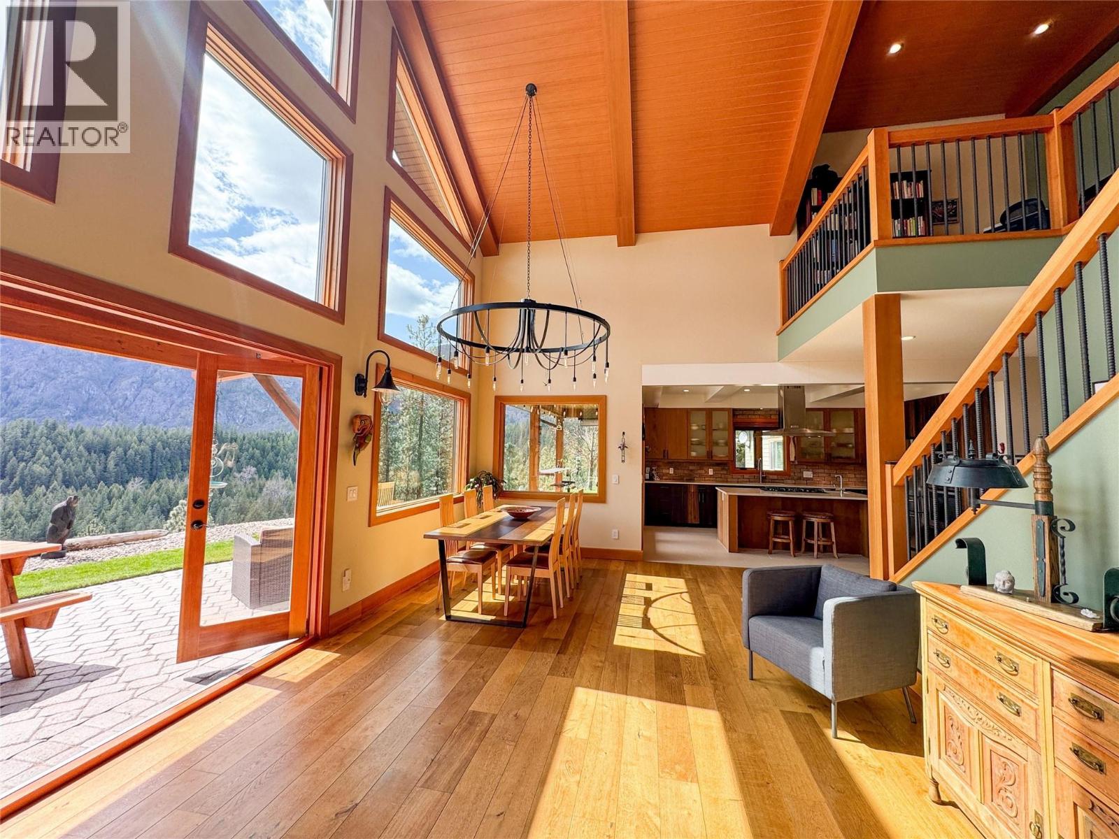 750 395 Highway - 17