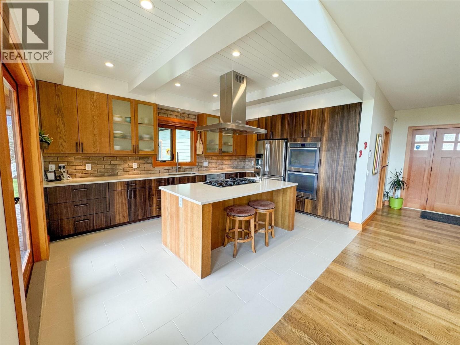 750 395 Highway - 20