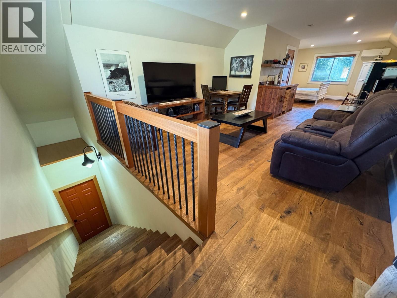 750 395 Highway - 54