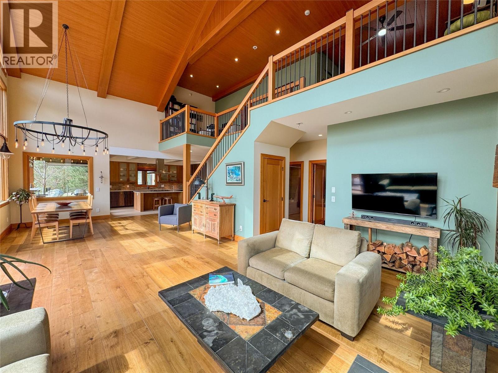 750 395 Highway - 19