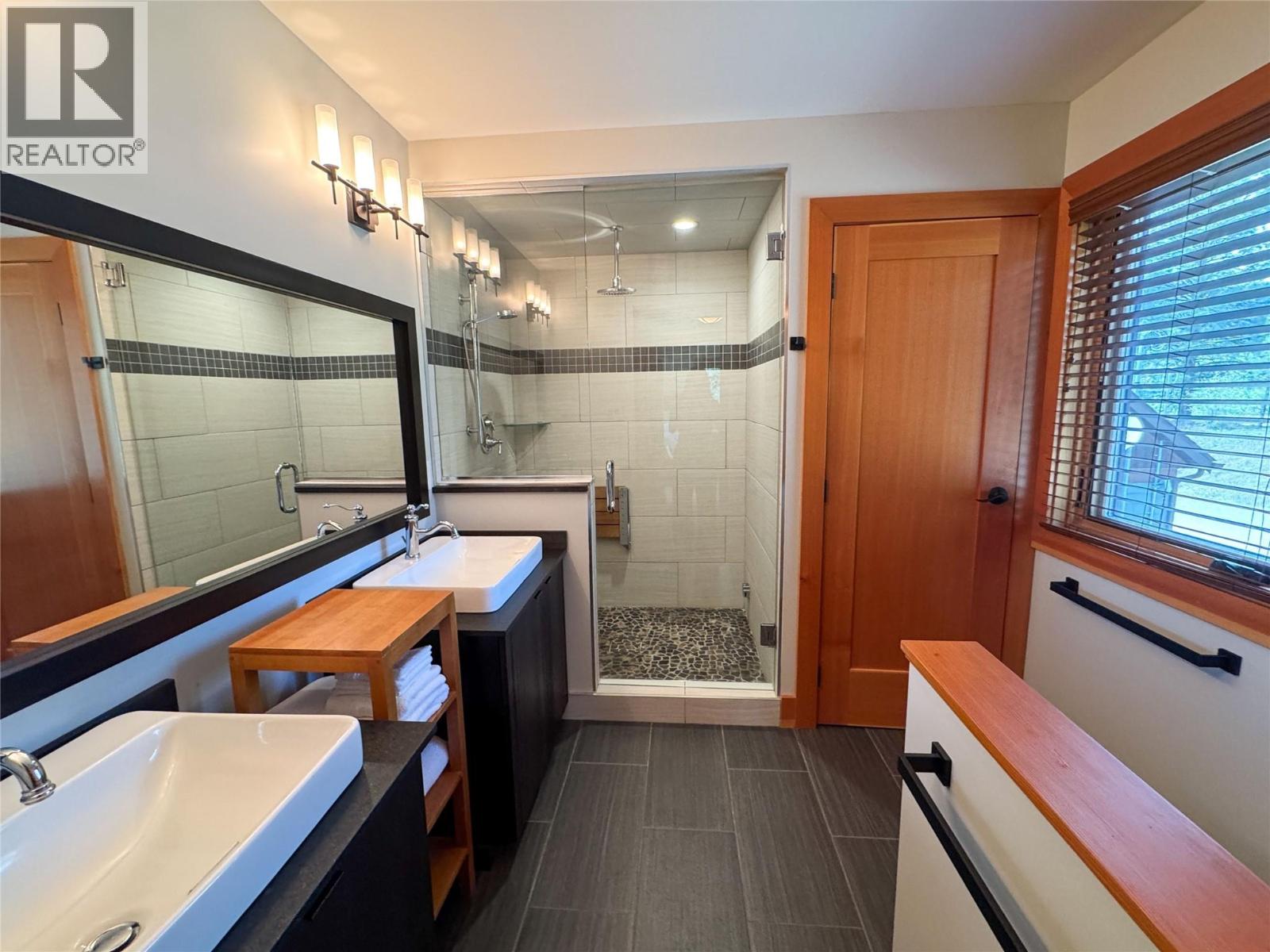 750 395 Highway - 37