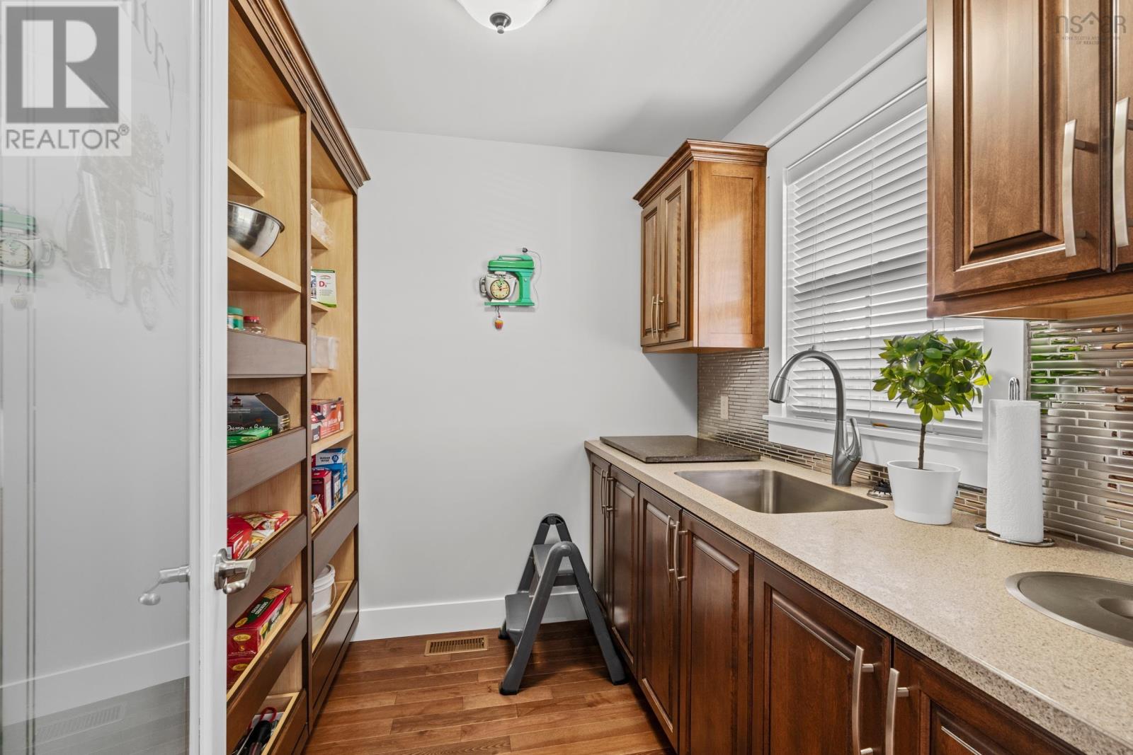 Property 19 of 47 of 1229 Westwood Boulevard