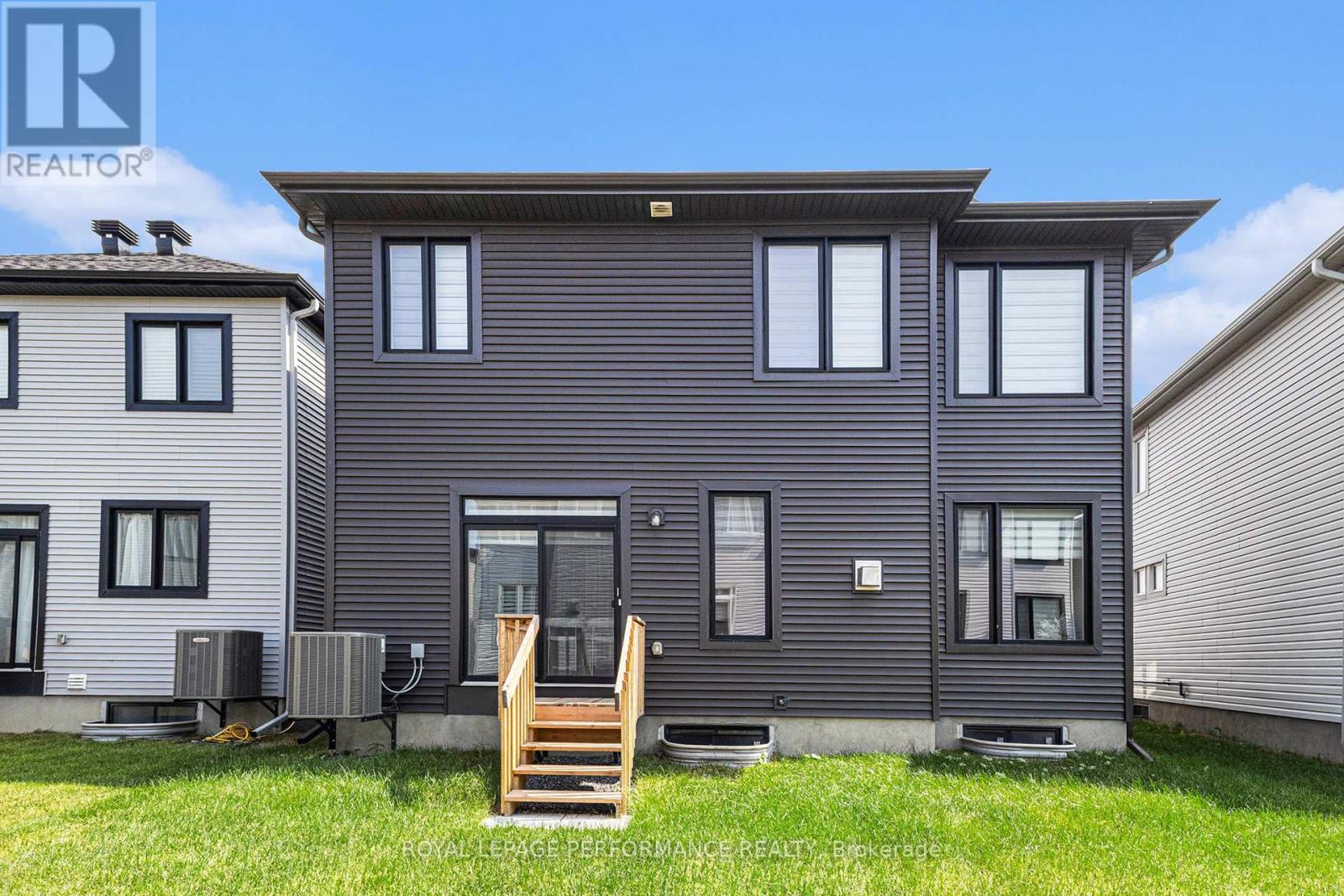 233 BEAUGENCY STREET — photo 34