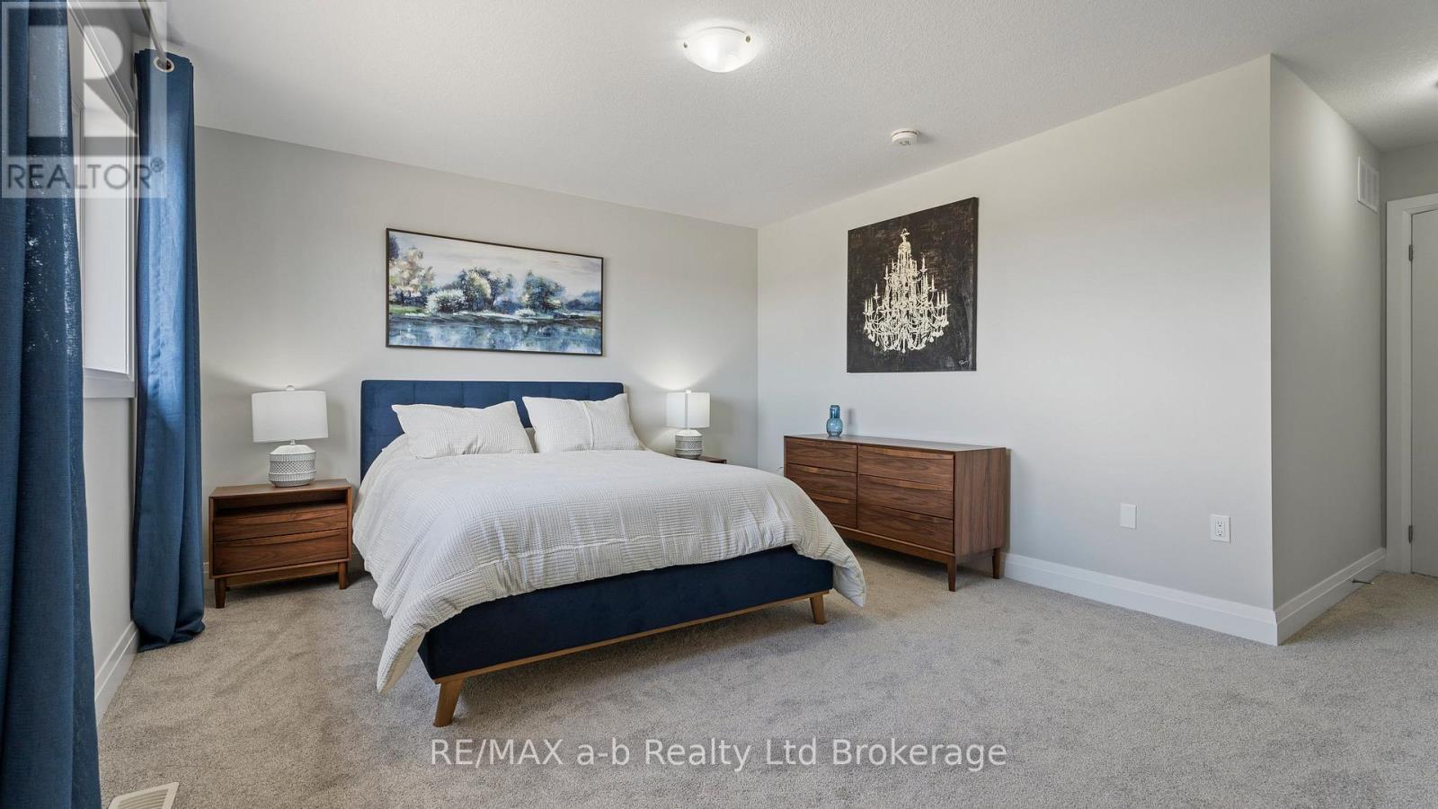 82 CAYLEY STREET — photo 19