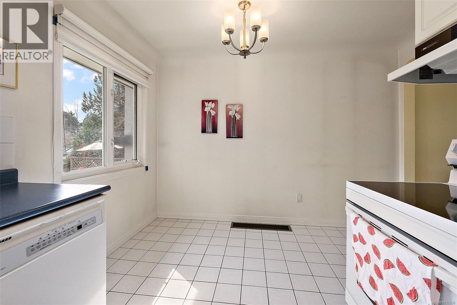 2935 Wascana St - 14