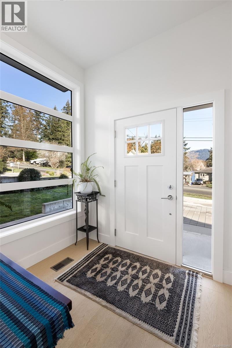 10965 Madrona Dr - Image 2