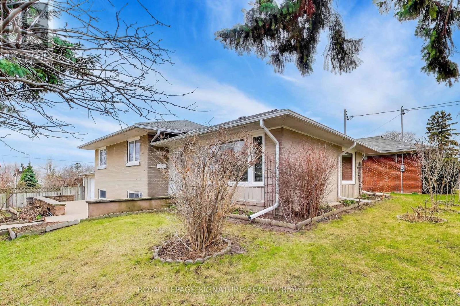 1 CHARLEMONT CRESCENT - 3