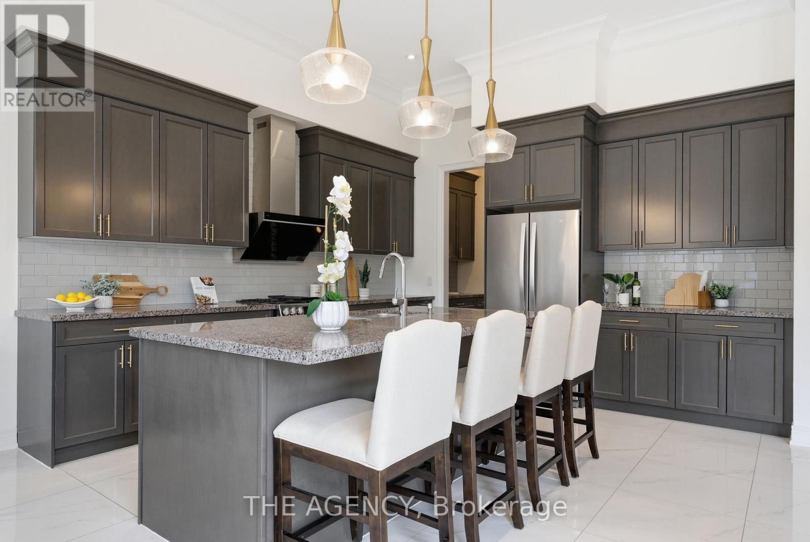36 BLENHEIM CIRCLE - 11