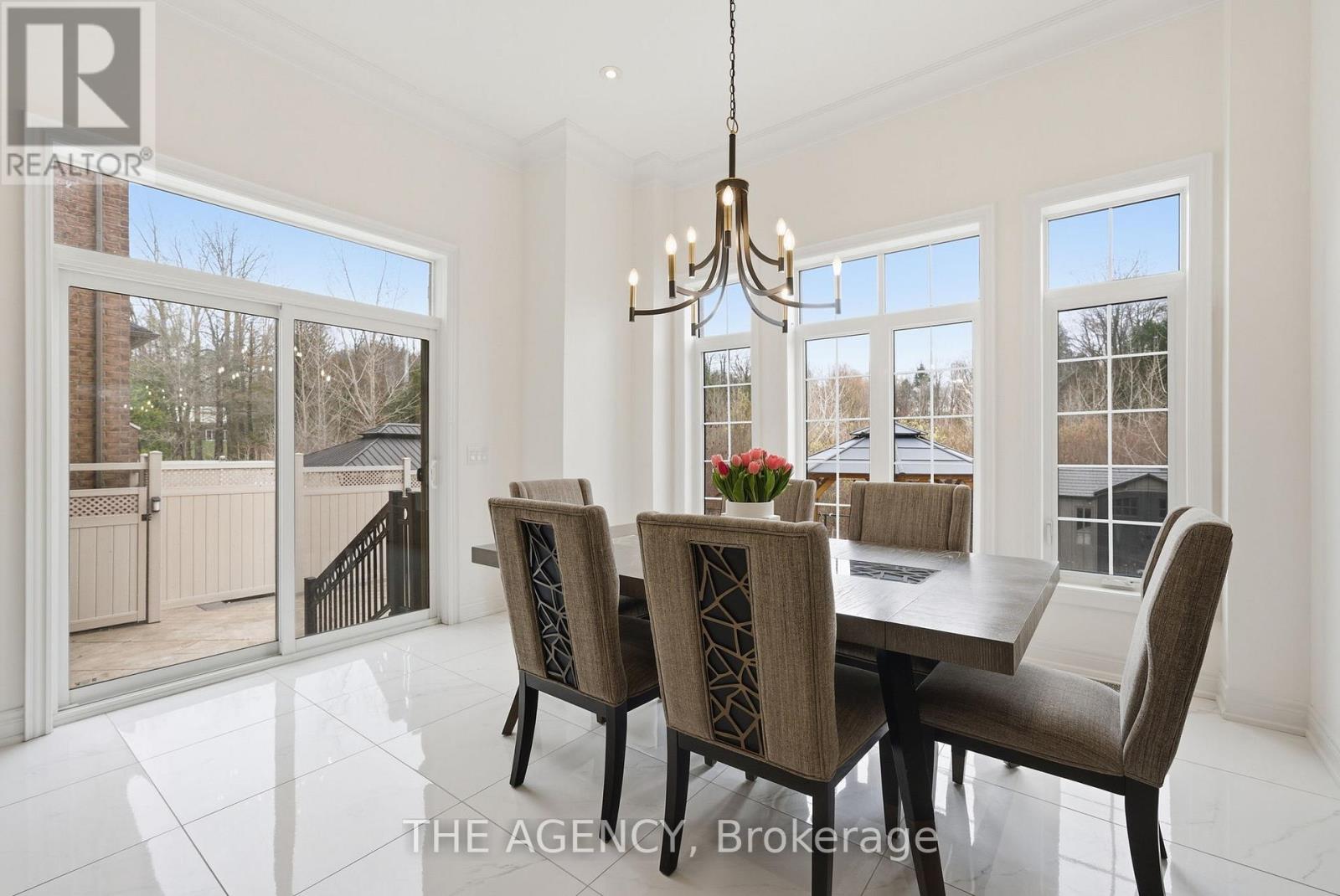 36 BLENHEIM CIRCLE - 14