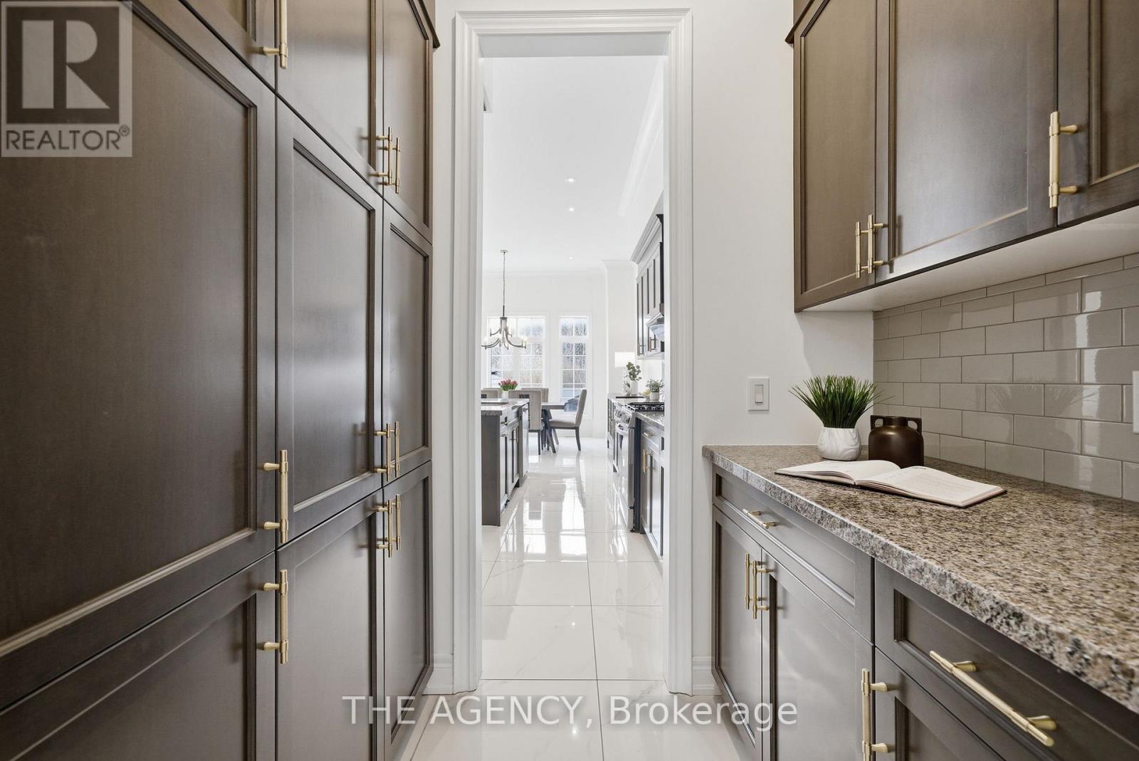 36 BLENHEIM CIRCLE - 15