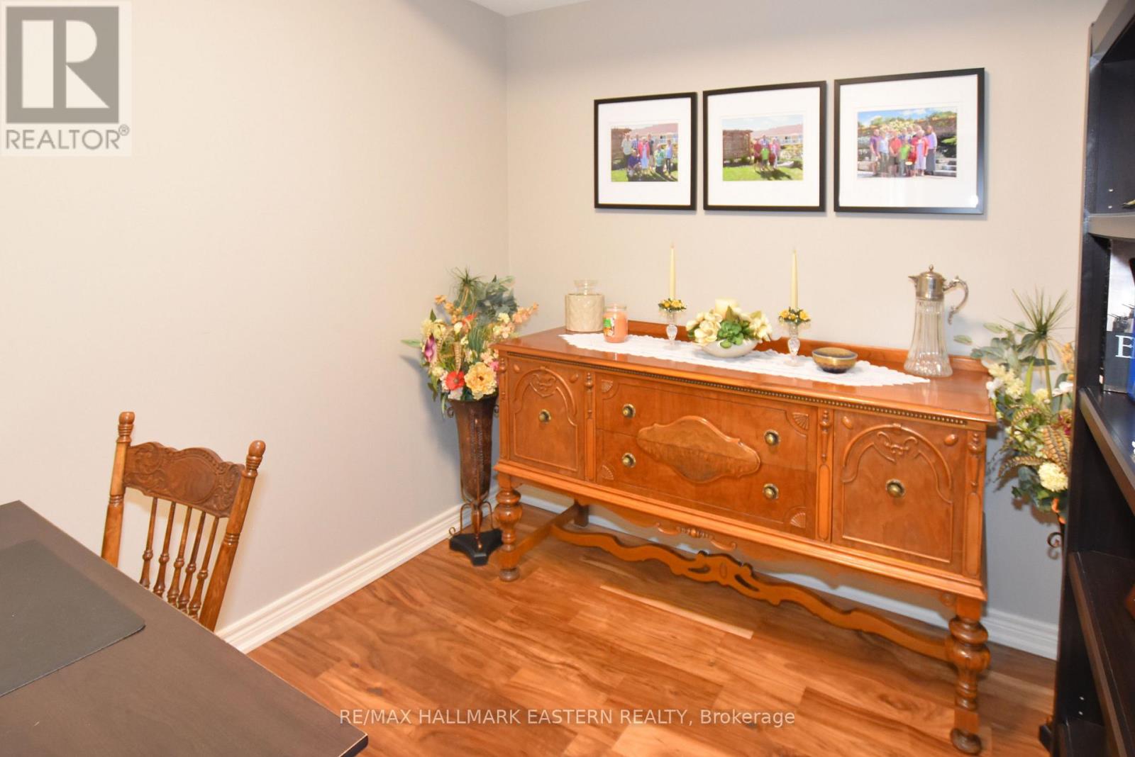 PH10 - 869 CLONSILLA AVENUE — photo 14