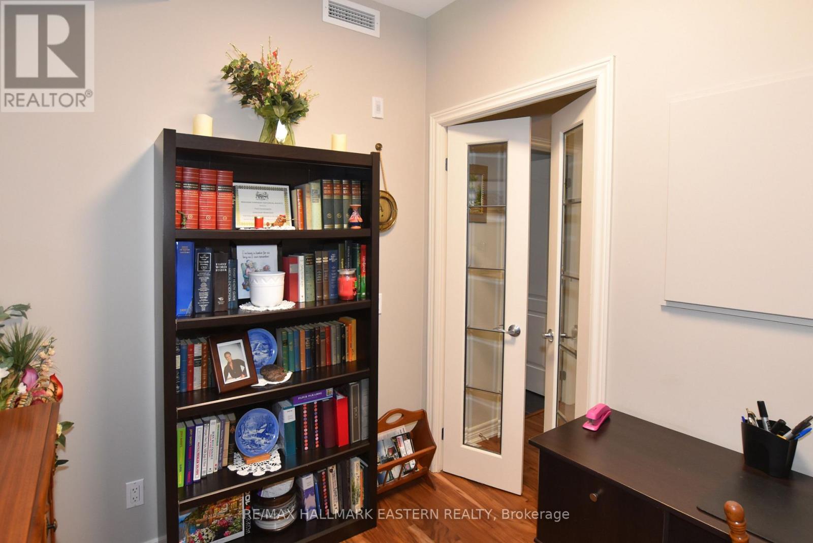 PH10 - 869 CLONSILLA AVENUE — photo 13