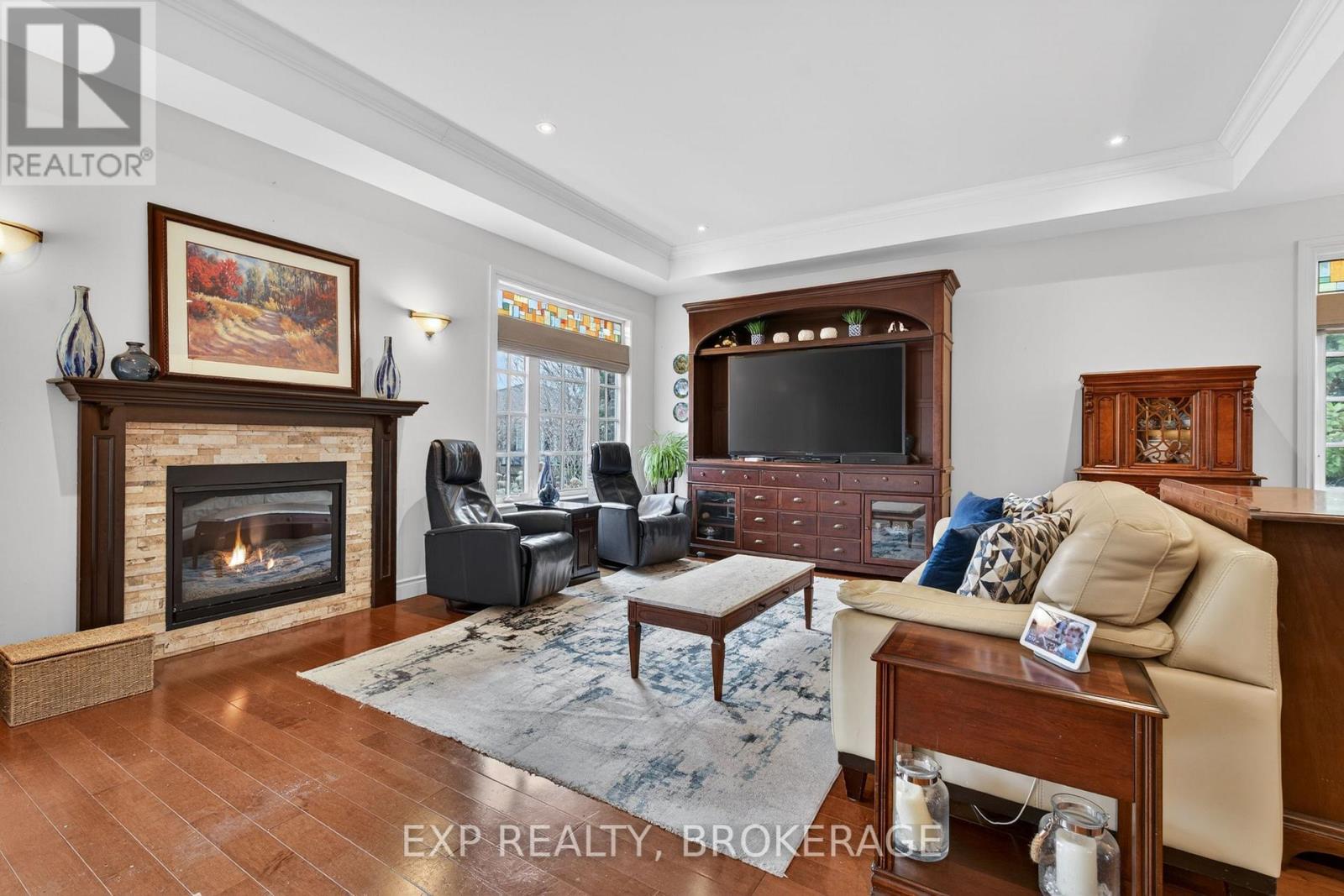 24 ADMIRAL'S COURT - 13