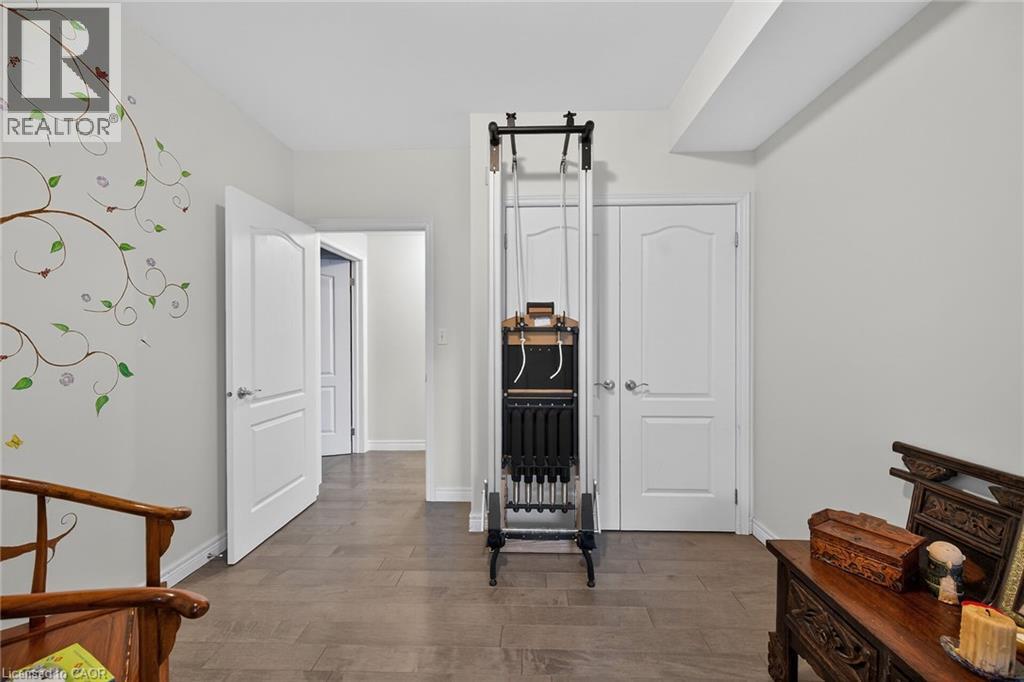 59 CRITZIA Drive Unit# 215, Mount Hope, Ontario, L0R1W0 — Photo 22