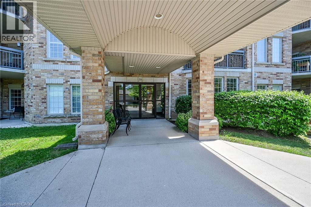 59 CRITZIA Drive Unit# 215, Mount Hope, Ontario, L0R1W0 — Photo 4