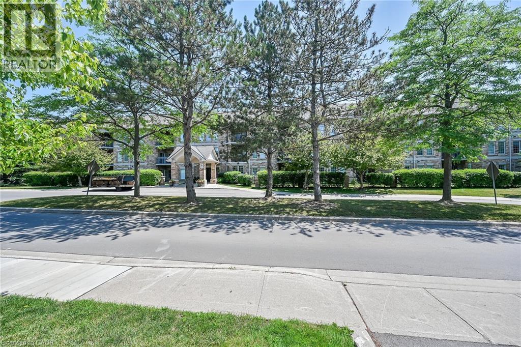 59 CRITZIA Drive Unit# 215, Mount Hope, Ontario, L0R1W0 — Photo 35