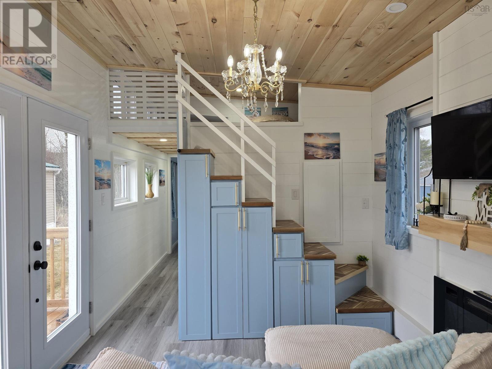 Property 18 of 34 of 10 College Court