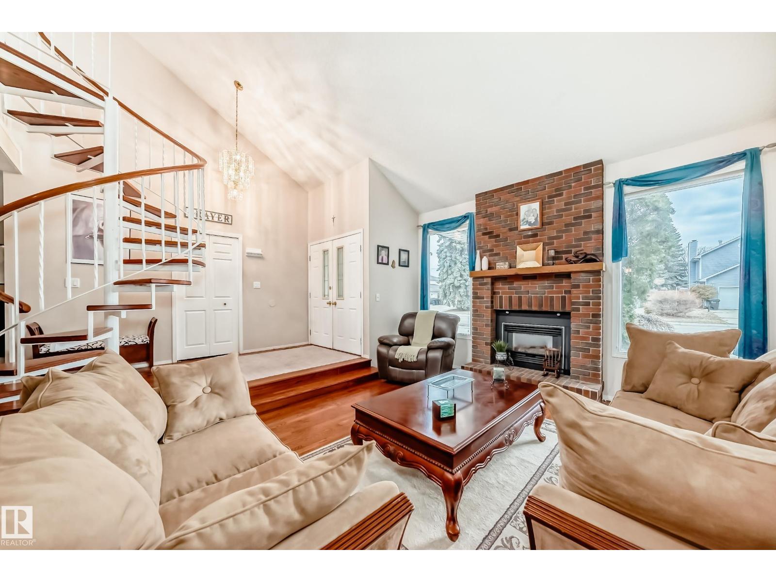 660 VILLAGE DR, Sherwood Park