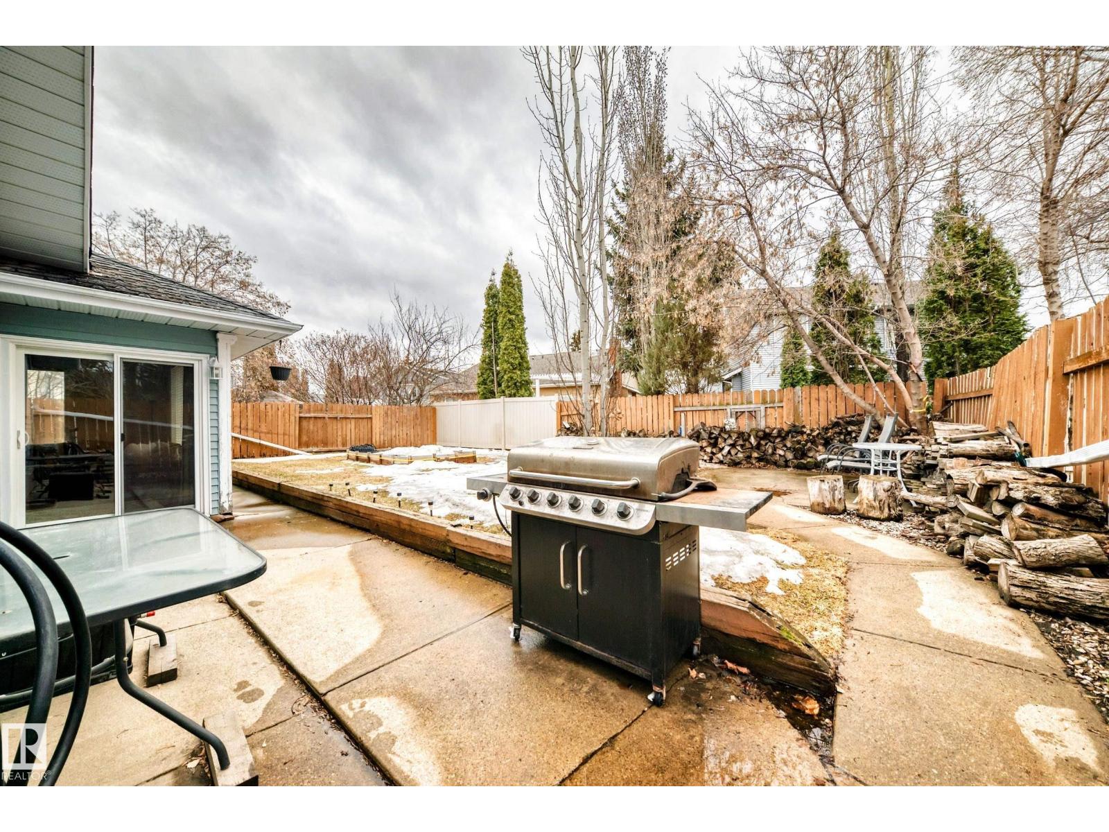 660 VILLAGE DR, Sherwood Park