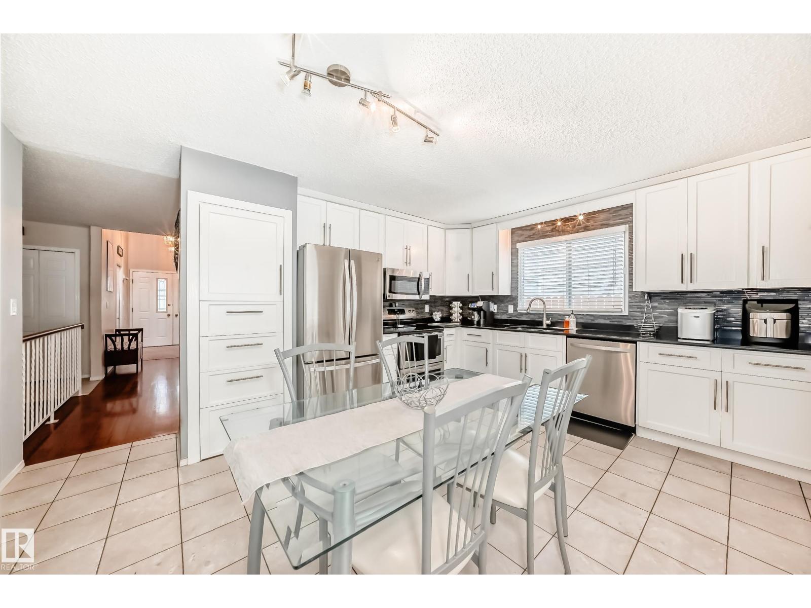 660 VILLAGE DR, Sherwood Park