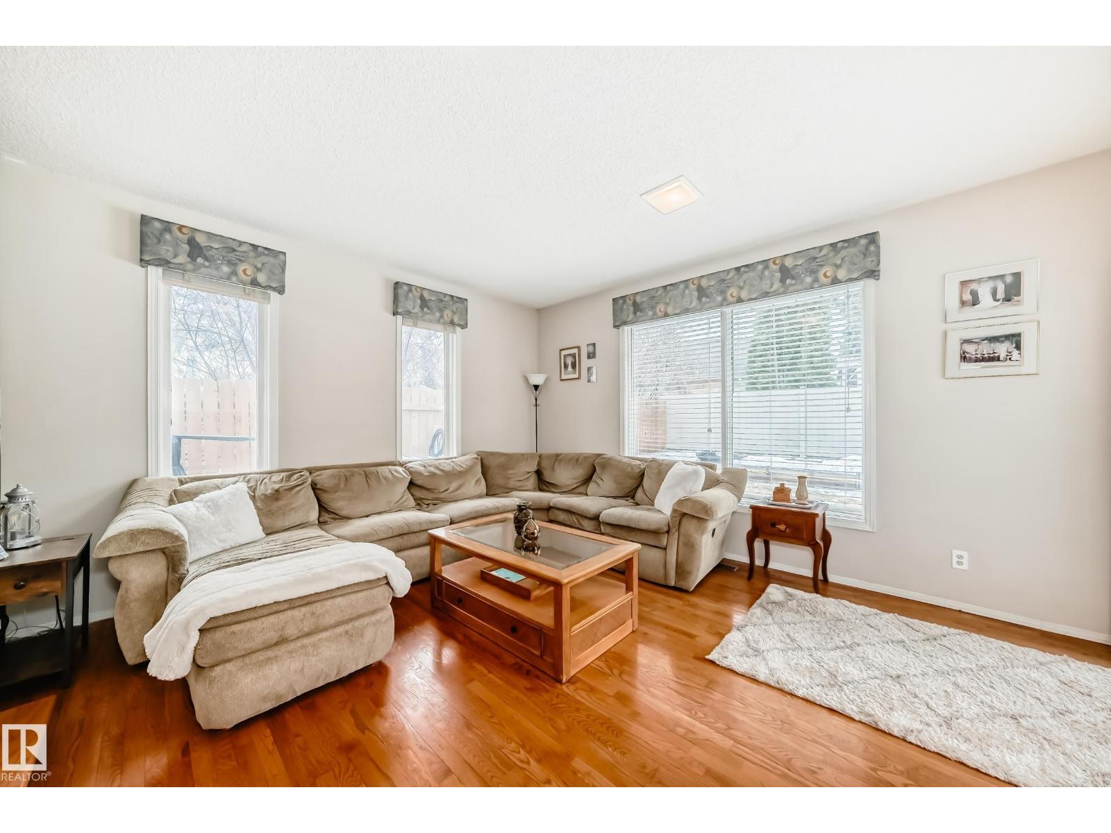 660 VILLAGE DR, Sherwood Park