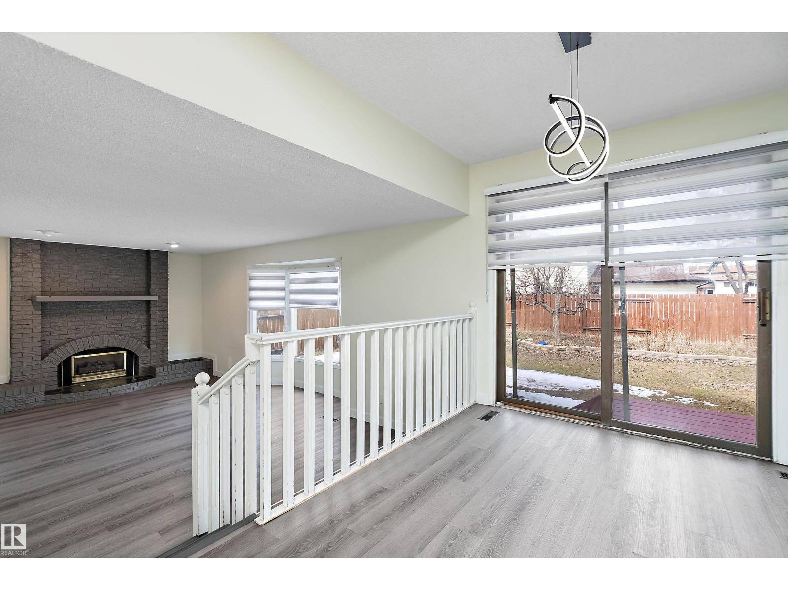 11020 158 AV NW, Edmonton