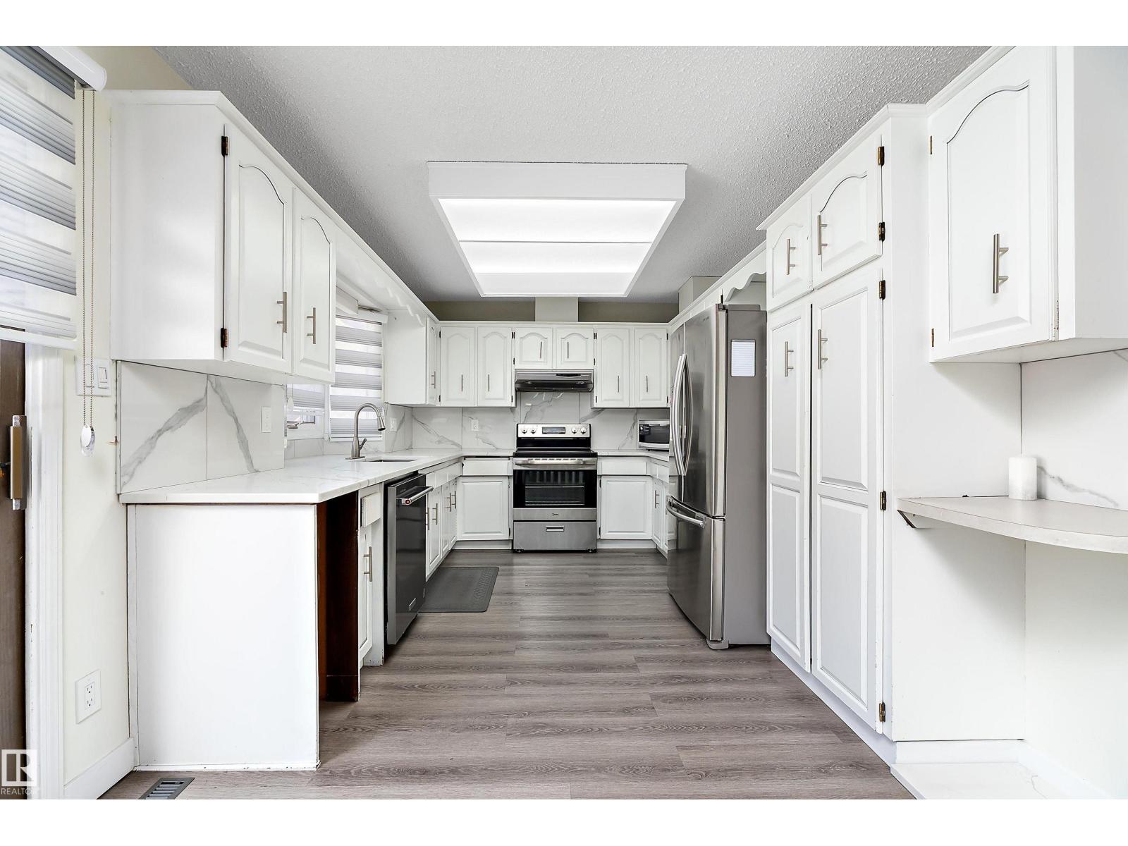 11020 158 AV NW, Edmonton