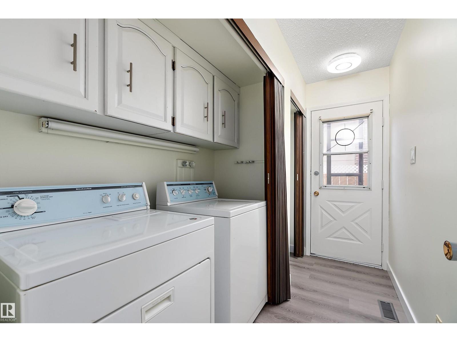 11020 158 AV NW, Edmonton