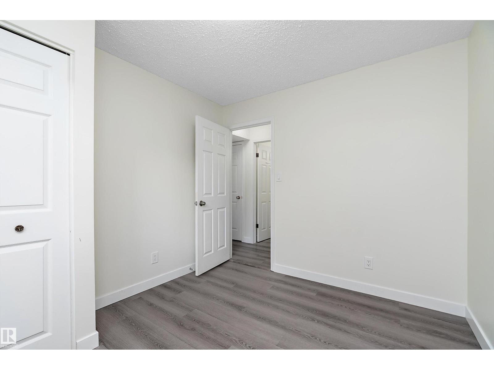 11020 158 AV NW, Edmonton